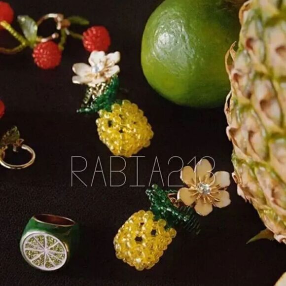 ZARA PINEAPPLE FLOWER EARRINGS‎  - Picture 1 of 9